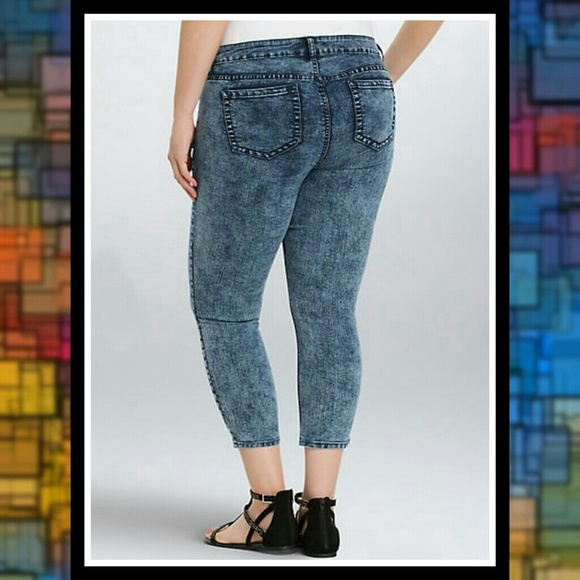 Torrid Acid Wash Crop Skinny Jeans - Picture 2 of 4